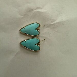 Kendra Scott Ansley Drop Heart Gold and light blue magenta